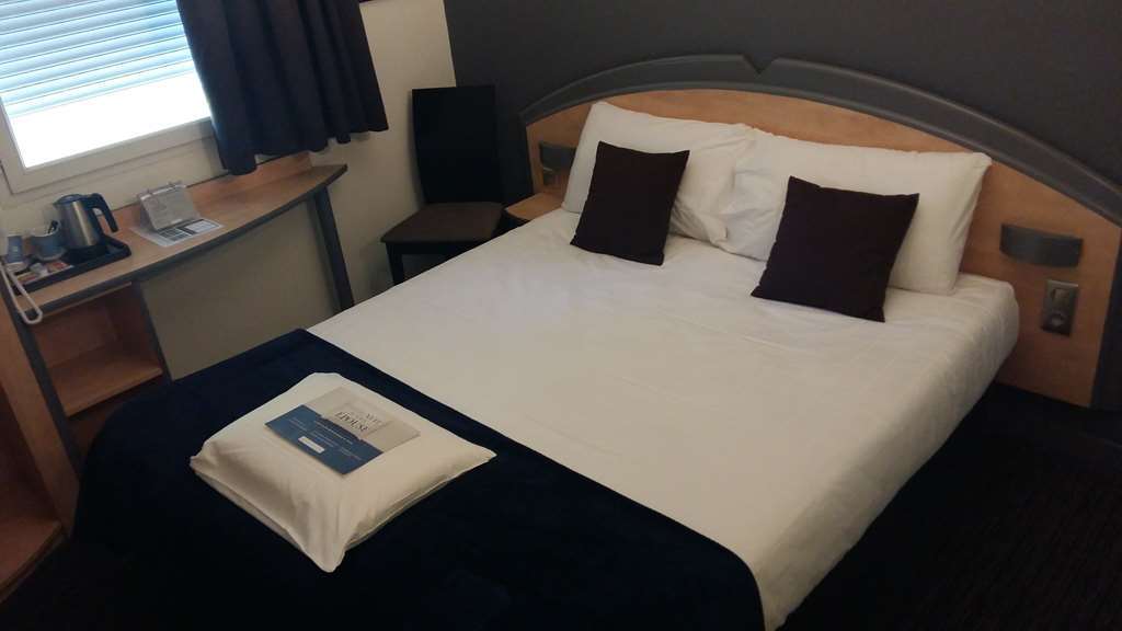 Hotel Kyriad Brive Ouest Δωμάτιο φωτογραφία
